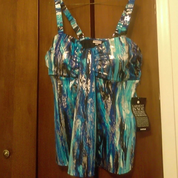 Avenue Swim top only. NWT - Picture 8 of 10